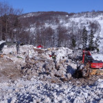 Le operazioni di scavo e soccorso nell'area dell'hotel Rigopiano a Farindola di Pescara