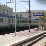 La stazione ferroviaria (FS) di Senigallia, treno, binario, linea ferroviaria
