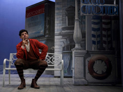 Pierfrancesco Favino nello spettacolo "Servo per due"
