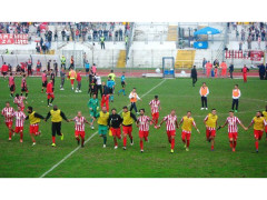 La festa della Maceratese al termine del match con Teramo