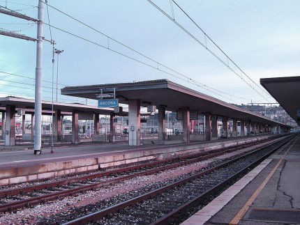 stazione Fs di Ancona, treni, binari, ferrovie