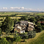 Il casale a Castelleone di Suasa, nelle colline della regione Marche