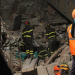 I soccorsi e i Vigili del fuoco ad Amatrice, Rieti, al lavoro per liberare dalle macerie persone e cose dopo il terremoto del 24 agosto 2016