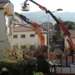 Lavori in via Pasubio, a Tolentino, per la messa in sicurezza degli edifici dopo il sisma del 30 ottobre
