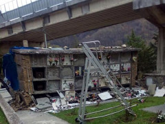 Il cimitero di Arquata del Tronto dopo il terremoto del 24 agosto e del 26-30 ottobre 2016