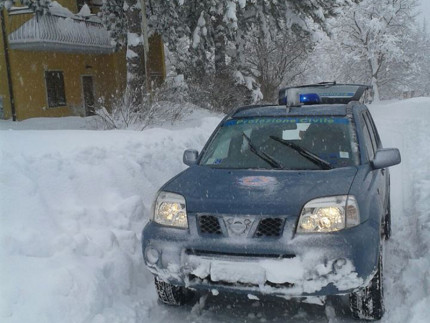 I volontari della Protezione Civile di San Benedetto del Tronto al lavoro a Montegallo per l'emergenza neve e terremoto