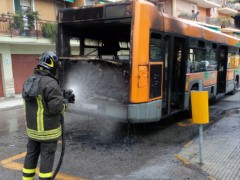 Incendio autobus ad Ancona