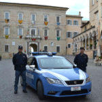 Polizia in piazza del Popolo a Fermo