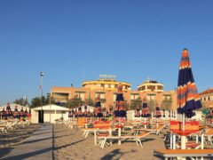 Hotel Turistica, davanti alla spiaggia di Senigallia