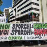 Il fango dell'alluvione 2022 sul palazzo della Regione Marche - Corteo #fridaysforfuture