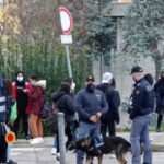 Polizia nelle scuole con le unità cinofile