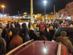 Sit in di centri sociali e associazioni al porto di Ancona per l'arrivo dei migranti sulla nave Ocean Viking