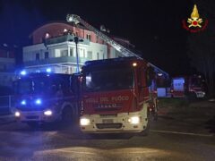 Incendio del tetto di una palazzina di Fabriano