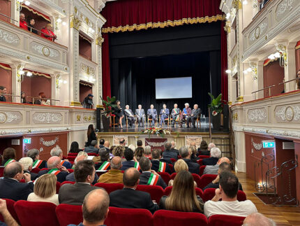 Post sisma, inaugurazione del teatro comunale di Caldarola
