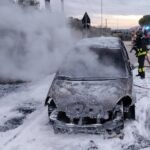 Incendio di un'auto a Porto San Giorgio