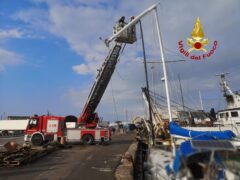 Scontro tra due imbarcazioni al porto di Ancona