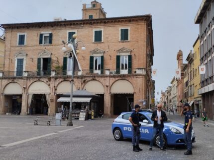 Polizia nel centro storico di Jesi