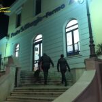 Militari della Guardia di Finanza presso la stazione ferroviaria di Porto San Giorgio