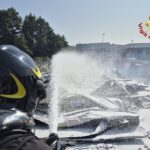Incendio in un capannone in zona Baraccola ad Ancona