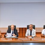 Firma dell'ordinanza sullo stop al lavoro all'aperto