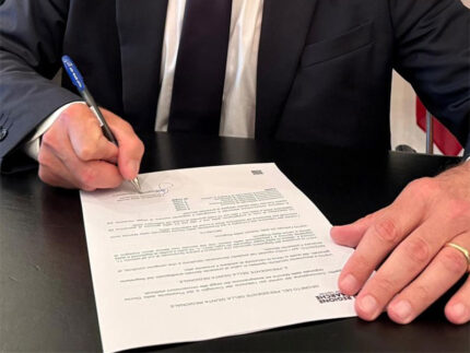Firma decreto indizione elezioni regionali Marche 2025