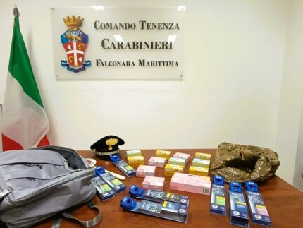 Furto di cosmetici in un negozio di Falconara