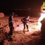 Incendio di rotoballe a Fermo