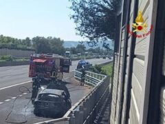 Incendio sull'A14 nei pressi di Civitanova