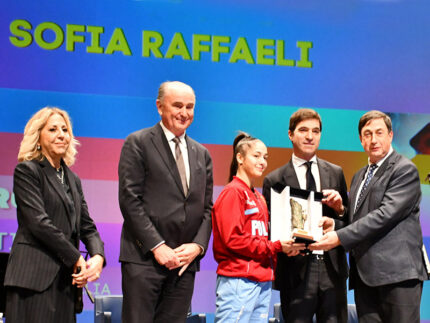 Sofia Raffaeli premiata alla Giornata delle Marche 2025 a Senigallia