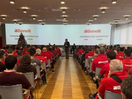 Assemblea dei lavoratori presso la Benelli di Urbino