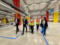 Visita Acquaroli a nuovo centro distribuzione Amazon di Jesi