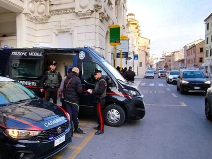 Carabinieri a Falconara