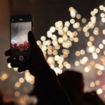 Smartphone riprende un evento pubblico