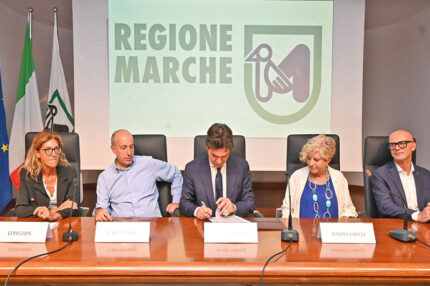 Sanità: firma intesa tra Regione Marche e sindacati
