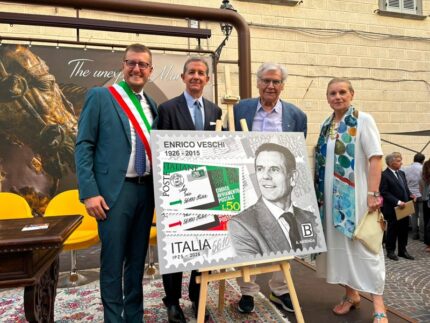 Francobollo commemorativo in ricordo di Enrico Veschi
