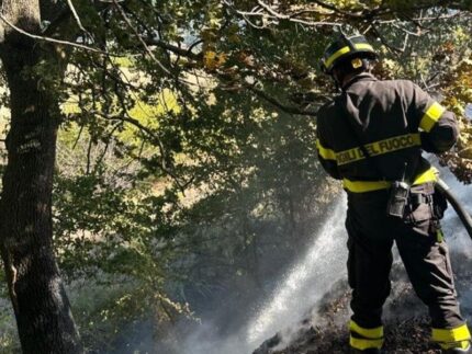 Incendio di sterpaglie a Lapedona